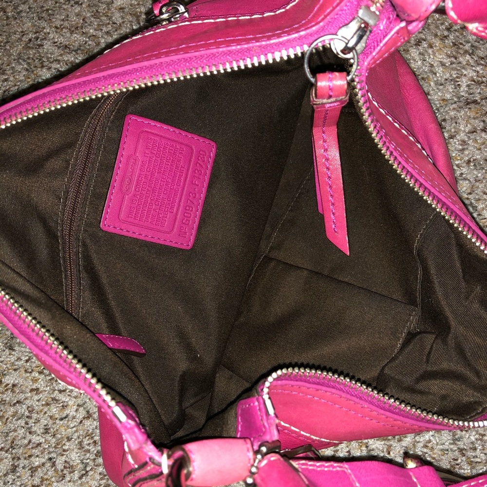 Cute Coach Handbag - Picture 3 of 7